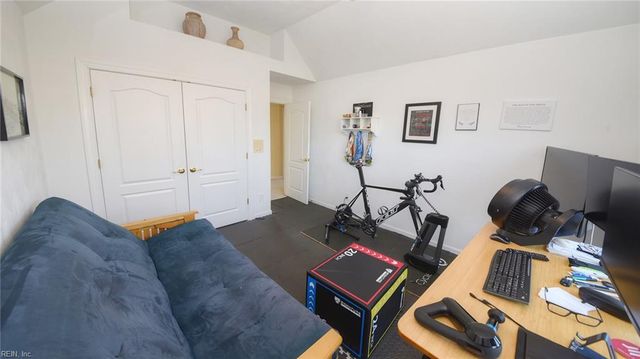 2516 Sanderson LN, Virginia Beach, VA 23456