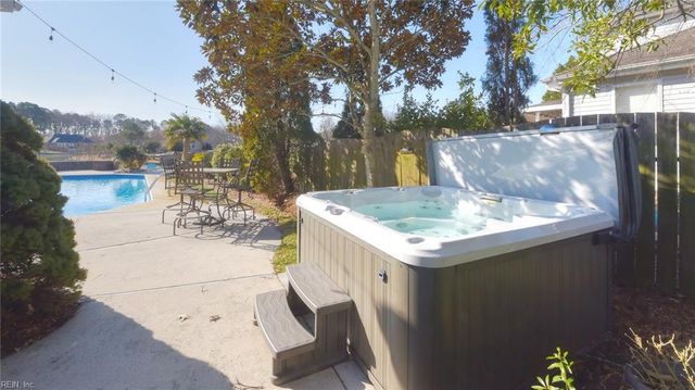 2516 Sanderson LN, Virginia Beach, VA 23456