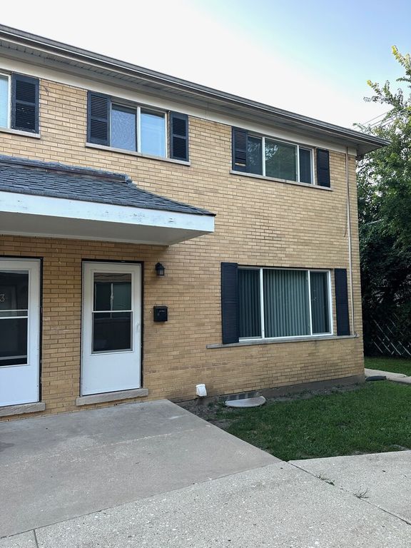 1719 E Roosevelt Road 4, Wheaton, IL 60187
