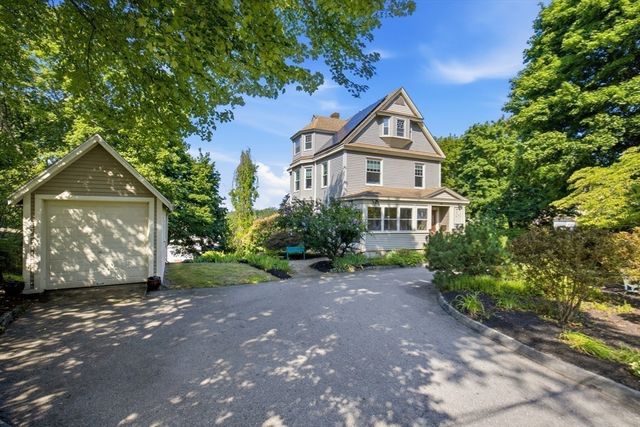 70 Park Avenue, Stoneham, MA 02180