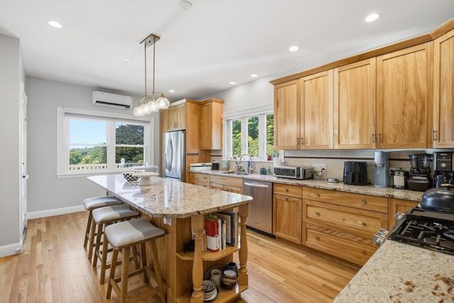 70 Park Avenue, Stoneham, MA 02180