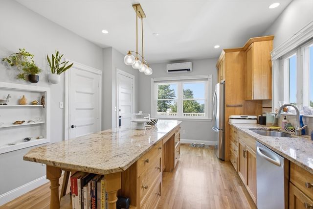 70 Park Avenue, Stoneham, MA 02180