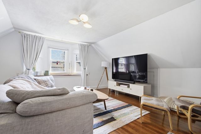 70 Park Avenue, Stoneham, MA 02180