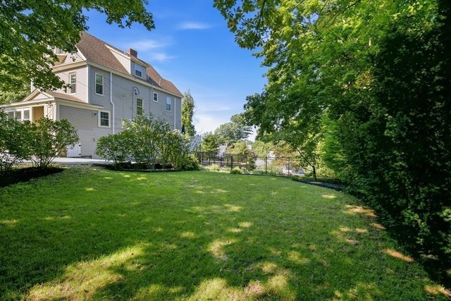 70 Park Avenue, Stoneham, MA 02180