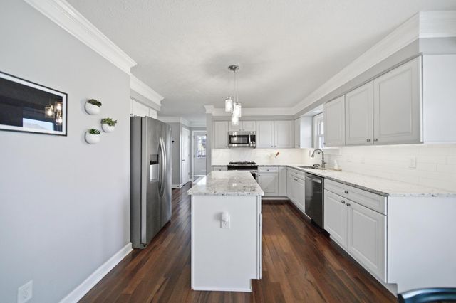 2054 Stargrass Avenue, Grove City, OH 43123