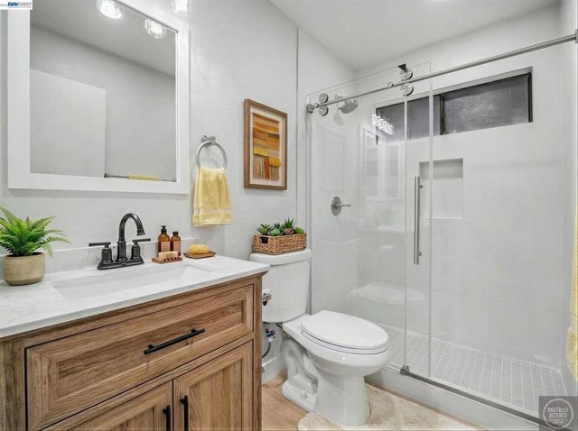 39450 Albany Cmn X, Fremont, CA 94538
