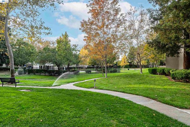 39450 Albany Cmn X, Fremont, CA 94538