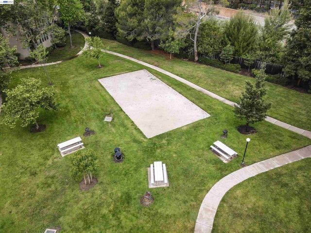 39450 Albany Cmn X, Fremont, CA 94538