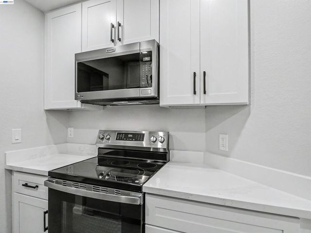 39450 Albany Cmn X, Fremont, CA 94538