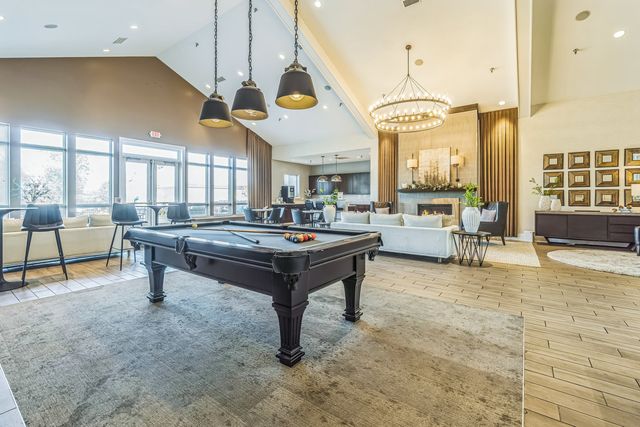 9501 140th Court 302, Orland Park, IL 60462