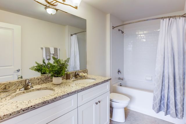 9501 140th Court 302, Orland Park, IL 60462