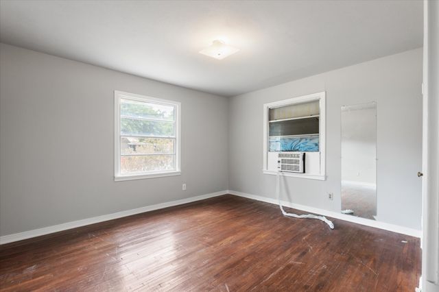 5217 Deavers Lane, Fort Worth, TX 76114