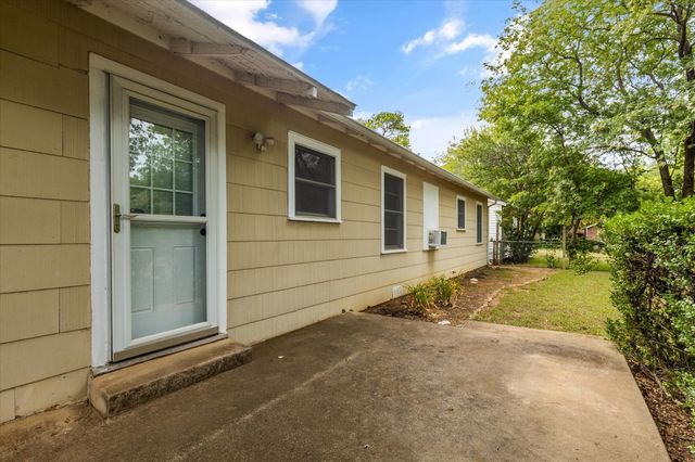 5217 Deavers Lane, Fort Worth, TX 76114