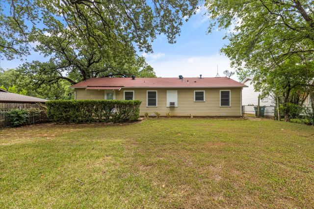 5217 Deavers Lane, Fort Worth, TX 76114