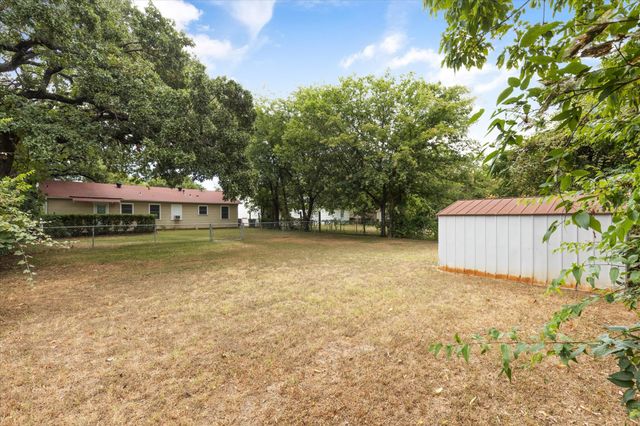 5217 Deavers Lane, Fort Worth, TX 76114