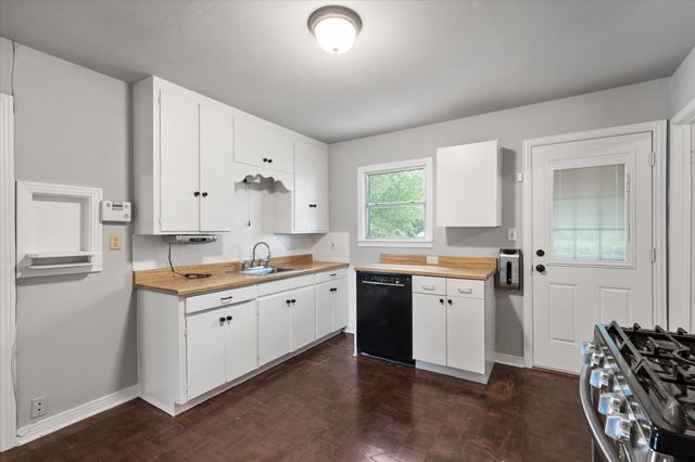 5217 Deavers Lane, Fort Worth, TX 76114