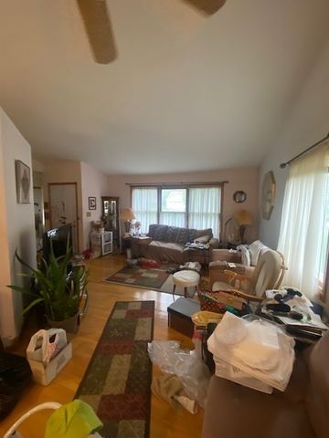 761 Laguna Road, Crystal Lake, IL 60014