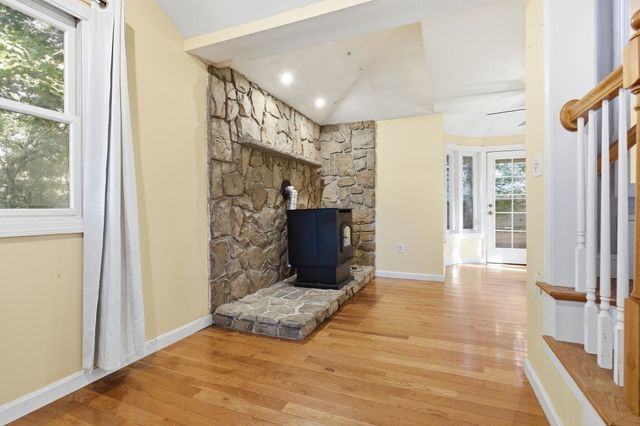 141 Long Pond Dr, Dracut, MA 01826