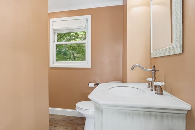 141 Long Pond Dr, Dracut, MA 01826