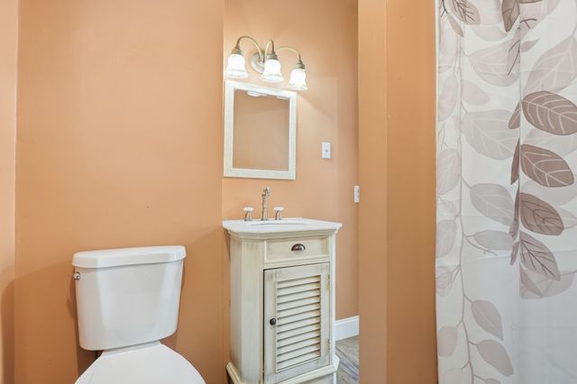 141 Long Pond Dr, Dracut, MA 01826