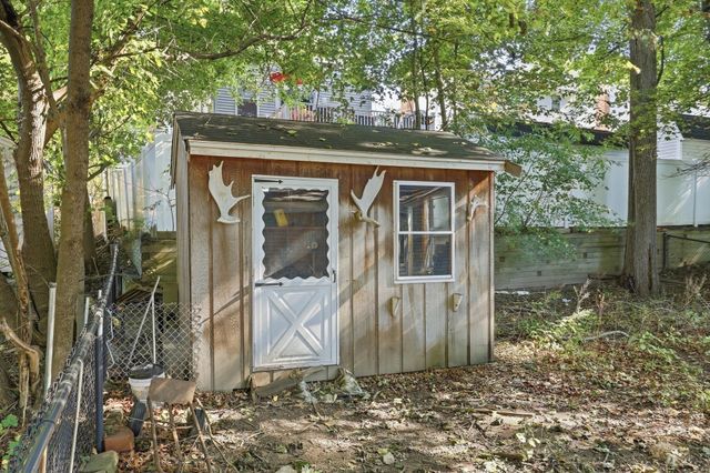 141 Long Pond Dr, Dracut, MA 01826