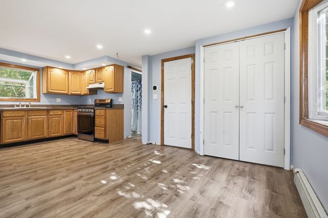 141 Long Pond Dr, Dracut, MA 01826