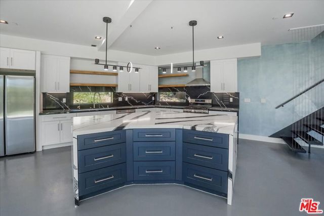 1021 Teakwood Drive, Lake Arrowhead, CA 92352