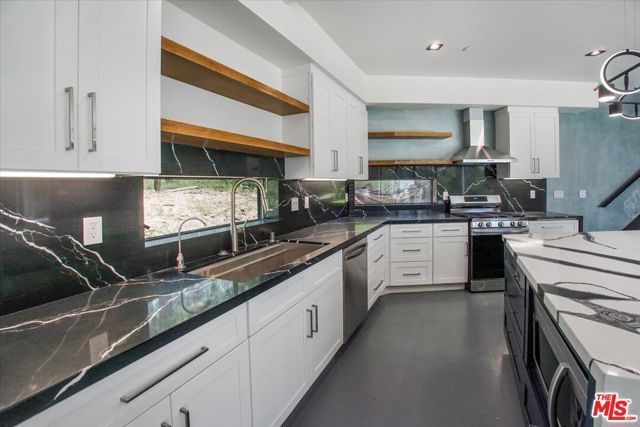 1021 Teakwood Drive, Lake Arrowhead, CA 92352