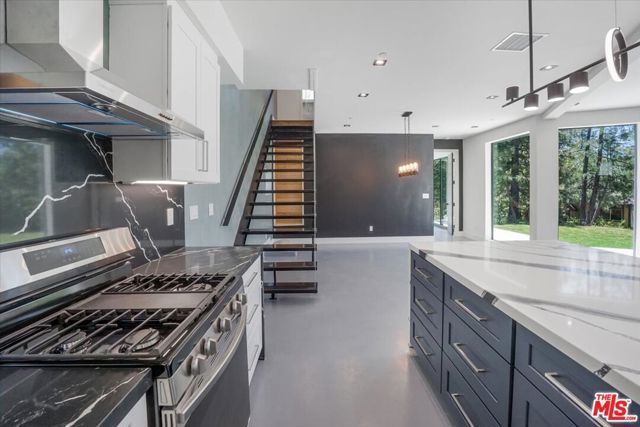 1021 Teakwood Drive, Lake Arrowhead, CA 92352