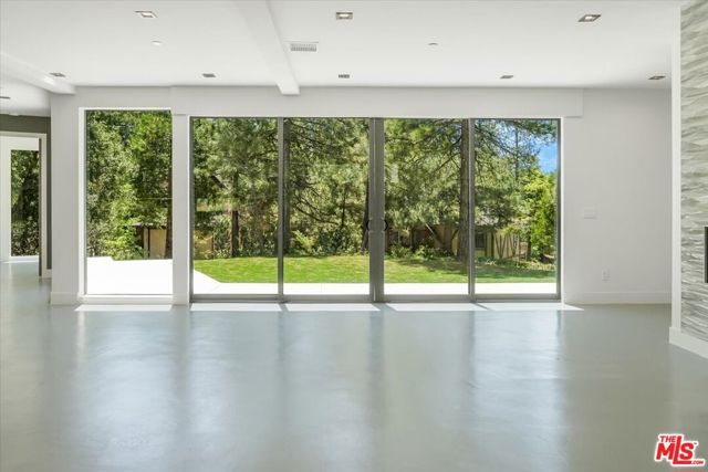 1021 Teakwood Drive, Lake Arrowhead, CA 92352