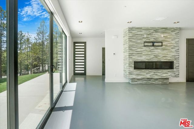 1021 Teakwood Drive, Lake Arrowhead, CA 92352