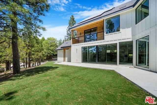 1021 Teakwood Drive, Lake Arrowhead, CA 92352