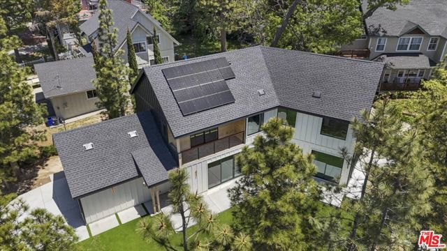 1021 Teakwood Drive, Lake Arrowhead, CA 92352