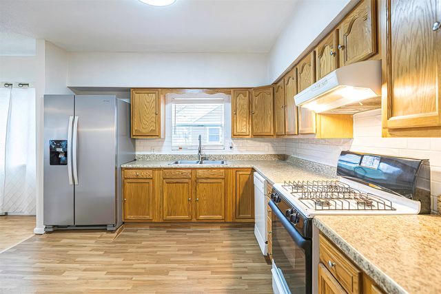 904 POTOMAC Avenue, Erie, PA 16505