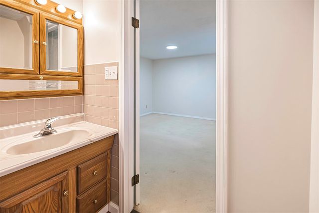 904 POTOMAC Avenue, Erie, PA 16505
