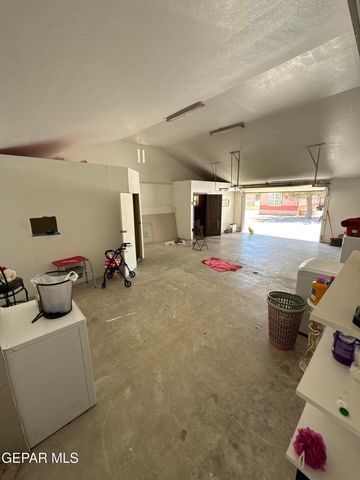 121 Compa Drive, Tornillo, TX 79853
