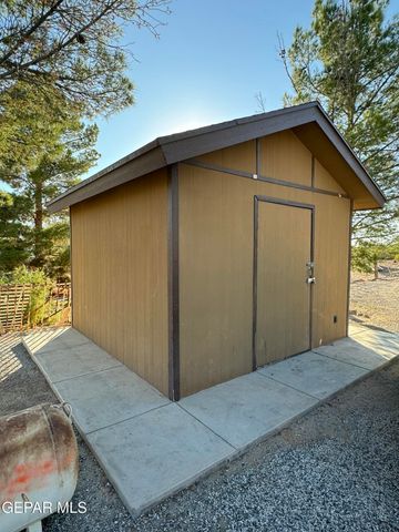 121 Compa Drive, Tornillo, TX 79853