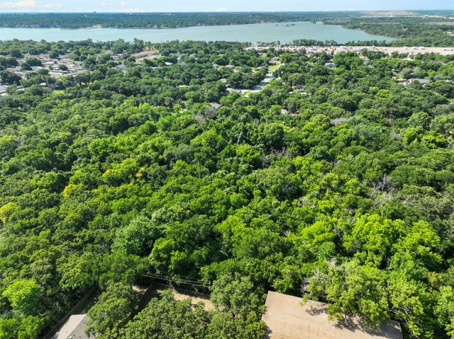 5829 Oakdale Drive, Fort Worth, TX 76119