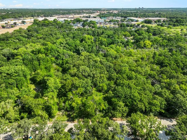 5829 Oakdale Drive, Fort Worth, TX 76119