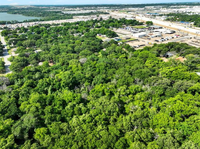 5829 Oakdale Drive, Fort Worth, TX 76119