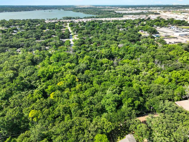 5829 Oakdale Drive, Fort Worth, TX 76119