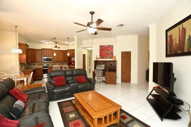 5330 SW 199th Avenue, Pembroke Pines, FL 33332