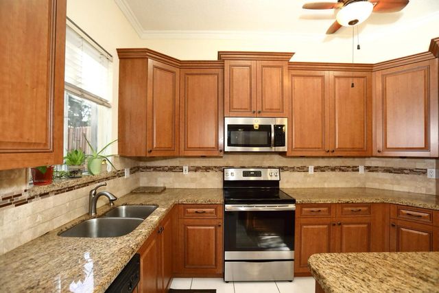 5330 SW 199th Avenue, Pembroke Pines, FL 33332