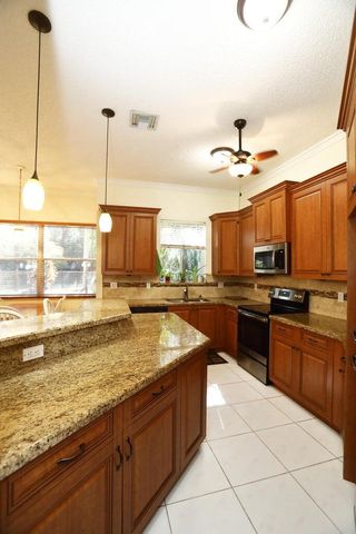 5330 SW 199th Avenue, Pembroke Pines, FL 33332