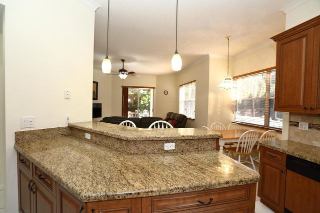 5330 SW 199th Avenue, Pembroke Pines, FL 33332