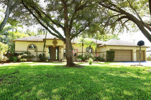 5330 SW 199th Avenue, Pembroke Pines, FL 33332