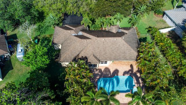 5330 SW 199th Avenue, Pembroke Pines, FL 33332