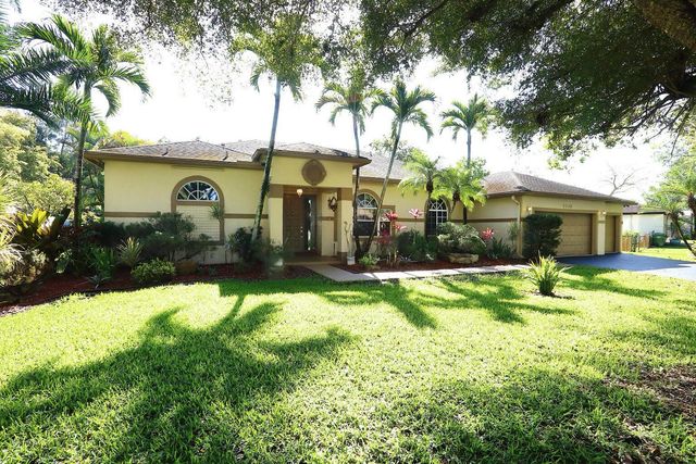 5330 SW 199th Avenue, Pembroke Pines, FL 33332