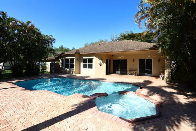 5330 SW 199th Avenue, Pembroke Pines, FL 33332