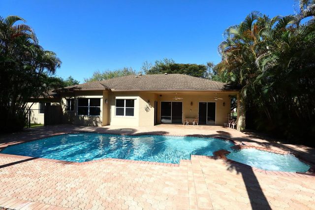 5330 SW 199th Avenue, Pembroke Pines, FL 33332